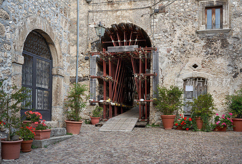 Castelvecchio Calvisio小巷，Abruzzi意大利